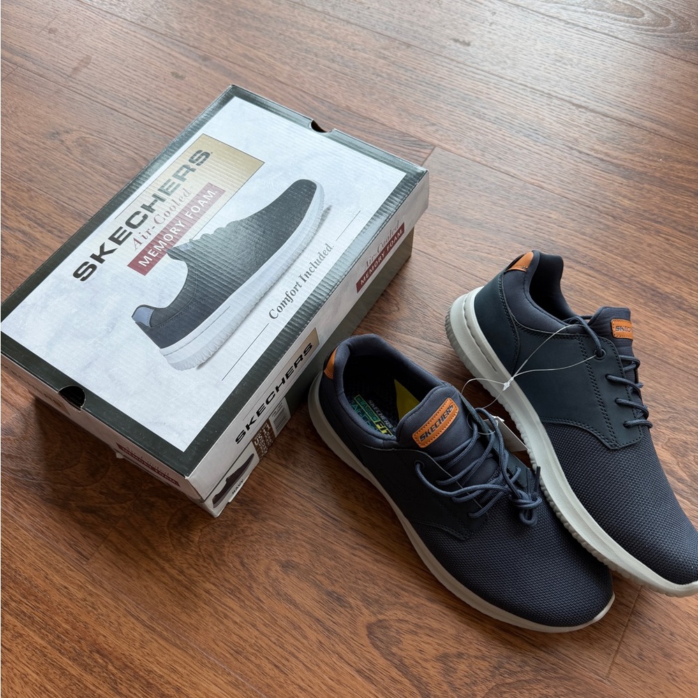 Skechers Men's memory foam Sneakers